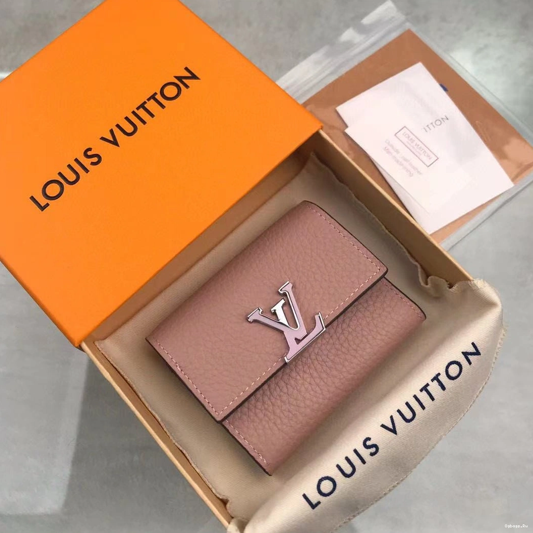 LOUIS WALLET VUITTON CAPUCINES XS 0125